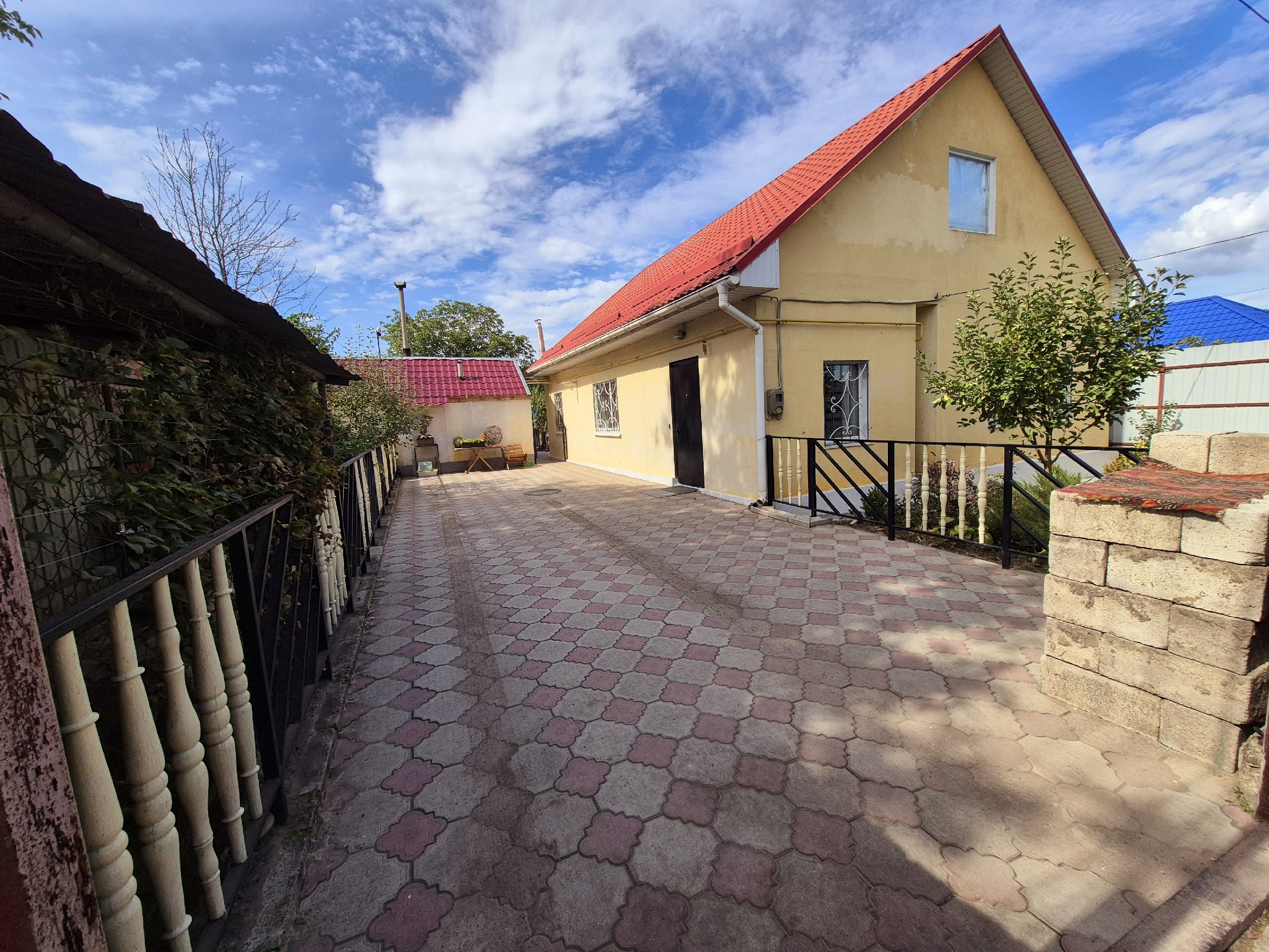 🏬!
Продам жилой дом 116 кв.м., 6 соток земли (район парка "Дружбы" и 'Глории Джинс")
✅Дом реконструирован в 2015 году.
✅Крыша - ме...