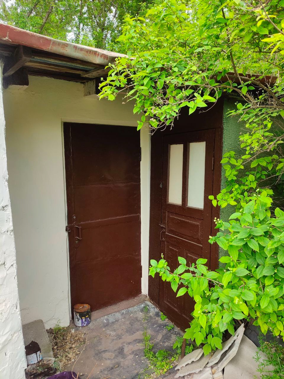 Продаётся 2-х комнатная квартира на земле в Луганске (район парка Горького) ✅44кв.м ✅под ремонт ✅удобства на улице ✅в доме- свет, газ, вода, канализация ✅окна МП ✅фасад утеплен ✅в шаговой доступности парк Горького ✅Рядом школа,садик,магазины ✅Земли 2.5 сот ✅сарай с погребом ✅, хозяин один в городе ✅Цена 1 800...